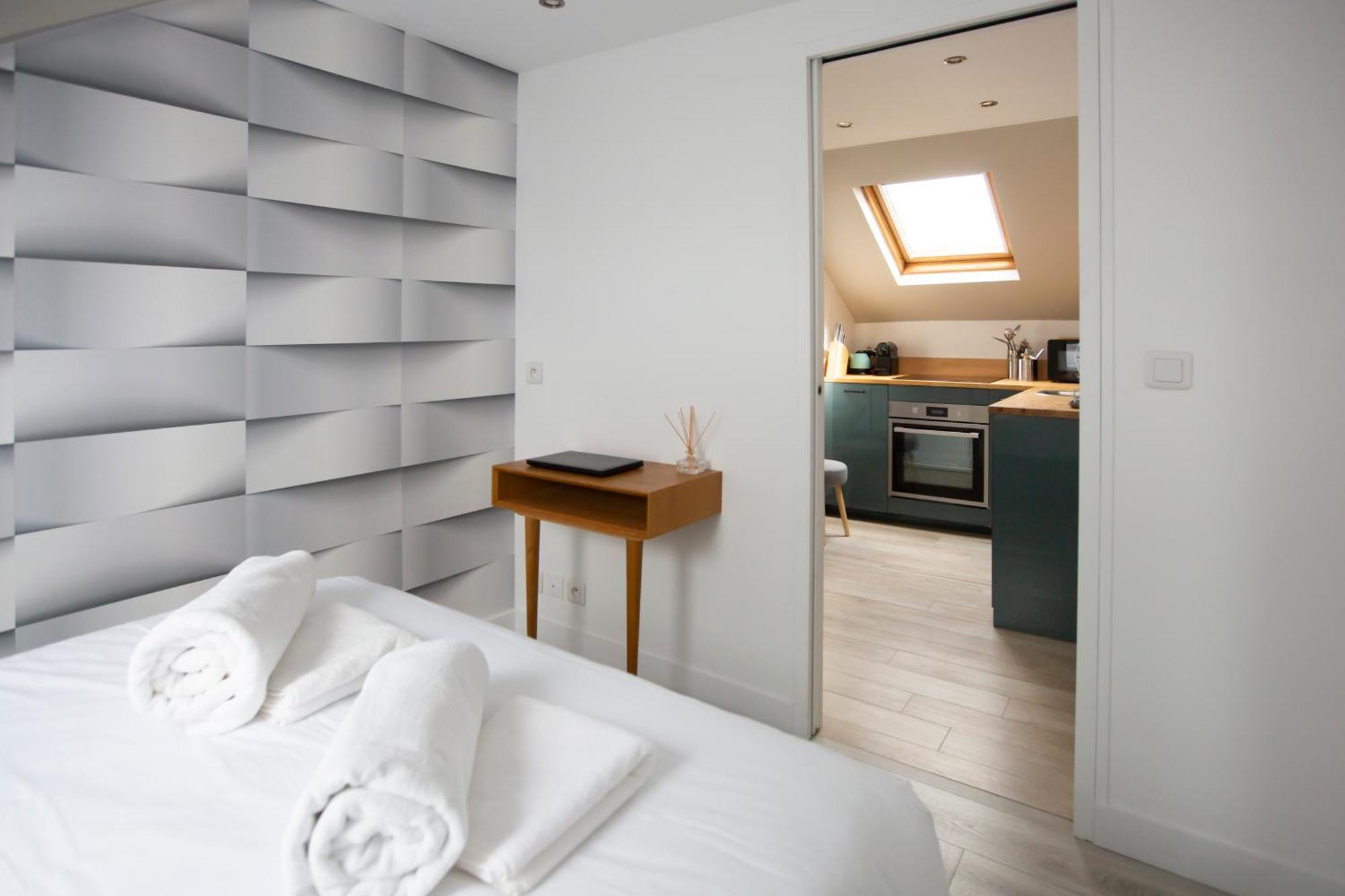 Modern Apartement In The City Center. Poissy Kültér fotó