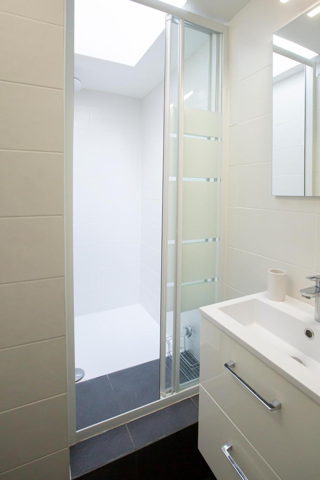 Modern Apartement In The City Center. Poissy Kültér fotó